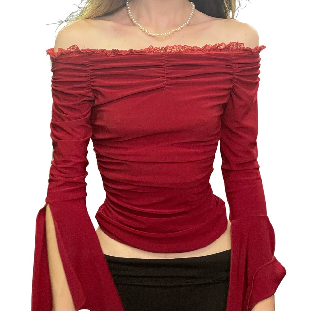 vintage red vampy bell sleeved top